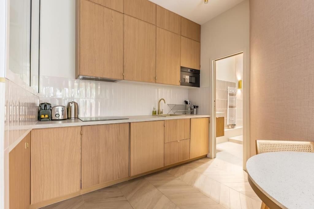 Elegant 4-Star Stay In Central Paris - Suite Apart Екстер'єр фото